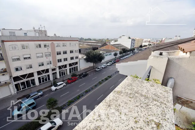 AMPLIO ÁTICO DÚPLEX CON GARAJE Y DOS TERRAZAS SOBRE LA AV DE ALCORA — 50