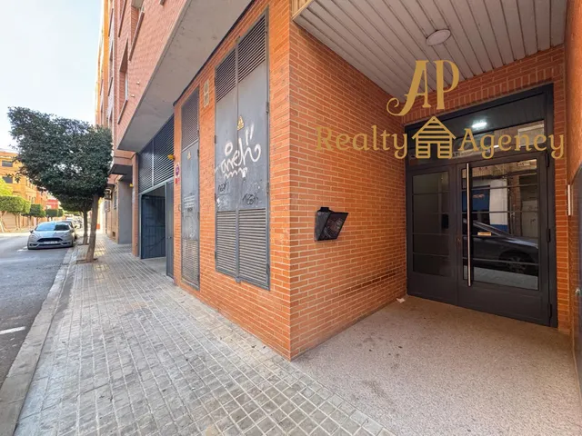 ALQUILER TEMPORAL de  fantástica vivienda situada en Benetússer, de 3 habitaciones, 2 baños, y garaje. — 36