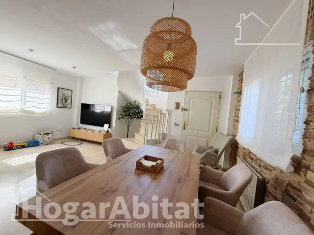 ¡PRECIOSO CHALET! AMPLIO Y REFORMADO CON PISCINA PRIVADA, GARAJE Y PARCELA — 37
