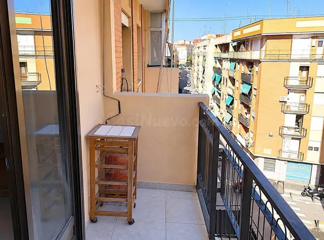 Piso de 65 m2 con 3 habitaciones y ascensor — 2