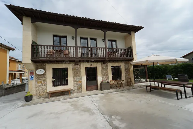 Fantástica casa de 7 habitaciones en Queveda