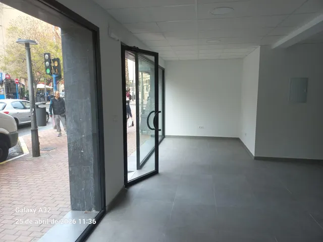 Local comercial 110m² en venta - Altozano — 15