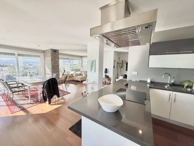 Ático con amplia terraza de 154 m2 y vistas panorámicas en los boliches, Fuengirola — 5
