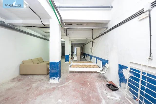 Local comercial en Camino de Ronda — 9