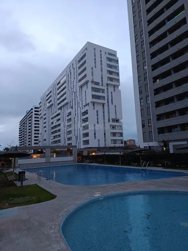 Piso 4 habitaciones 142m² en alquiler - Malilla - foto 3