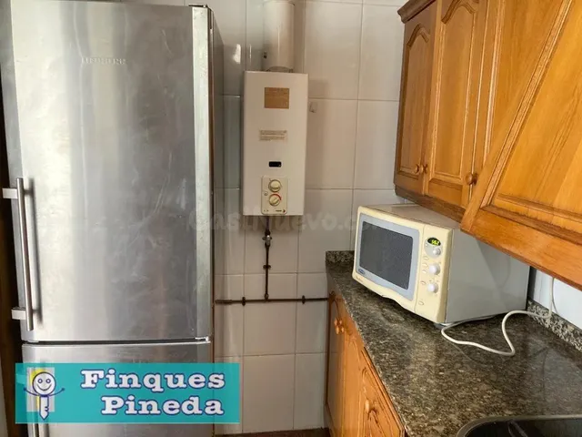 Piso alquilado con terraza en Pineda de Mar - foto 4