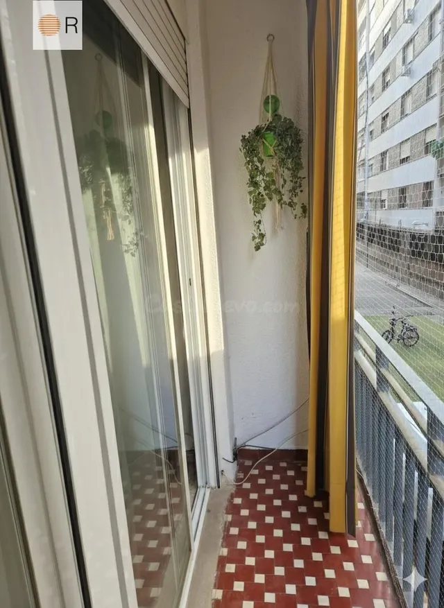 Amplio Piso 5 dormitorios, 2 baños, terraza, trastero, patio - foto 5