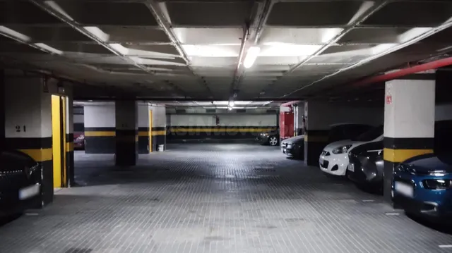 Parking 8m² en alquiler - Barcelona