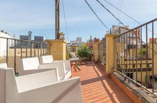 ENCANTADOR ÁTICO EN CENTRO HISTÓRICO VALENCIA — 3