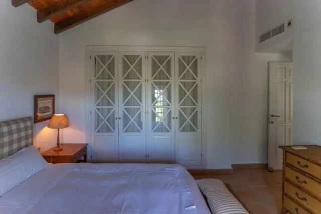 Bonita casa de campo con piscina, jardines y barbacoa — 45