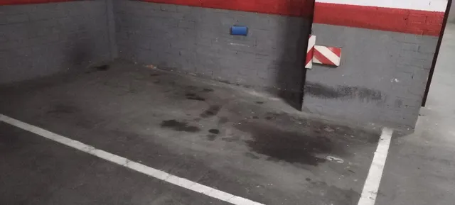 PLAZA PARA COCHE MEDIANA! — 2