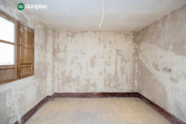 A la venta edificio en plaza bib-rambla — 50