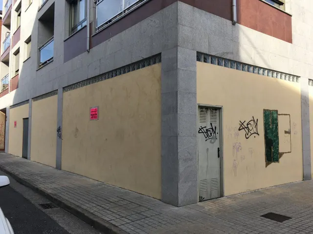 Local zona alta. Se escuchan propuestas — 2