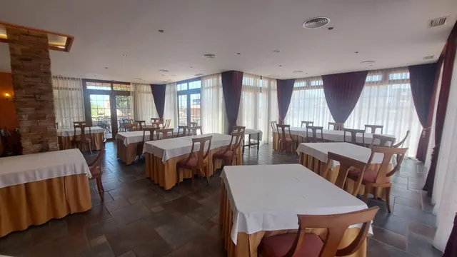 RESTAURANTE EN CABO ROIG. CON 871 M2. — 42