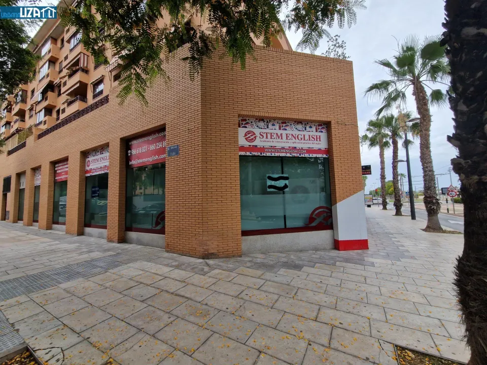 Alquiler de amplio local comercial en San Vicente