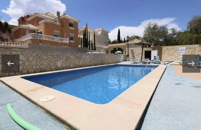 SE ALQUILA CHALET POR LARGO TIEMPO DE 3 DORMITORIOS Y 2 BAÑOS EN VILLA MARTIN (ORIHUELA COSTA) — 22