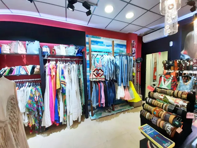 ESTUPENDO LOCAL COMERCIAL FRENTE PLAYA LA ISLA - foto 4