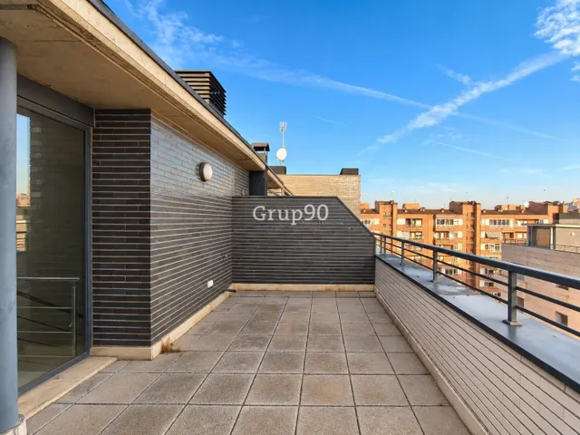 Exclusivo ático tríplex con gran terraza de 79 m2, 4 balcones y zona comunitaria con 2 piscinas y pista de pádel en cappont — 10