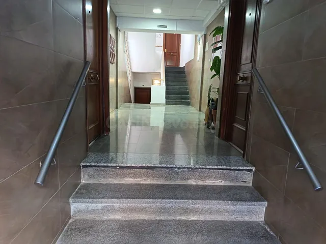 SE VENDE PISO EN MUY BUENA ZONA, A 5 MINUTOS DE LA PLAYA, CON TODOS LOS SERVICIOS A MANO — 2