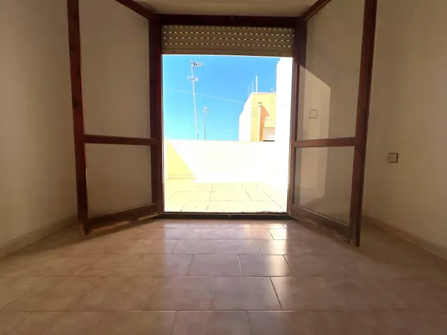 Amplio Dúplex en Adra con Parking y Buen Estado — 9