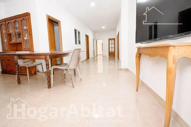 MAGNÍFICA CASA LUMINOSA CON DOS BALCONES Y GRAN TERRAZA - foto 4