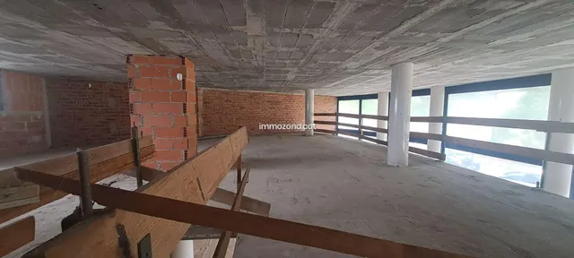 LOCAL 307 M2 EN BRUTO A ESTRENAR — 16