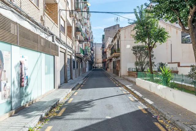 Local comercial en Zaidin junto Avda Cadiz — 6