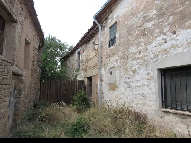 Vendo casa + terreno + cochera en ALDEALSEÑOR, Soria - foto 3