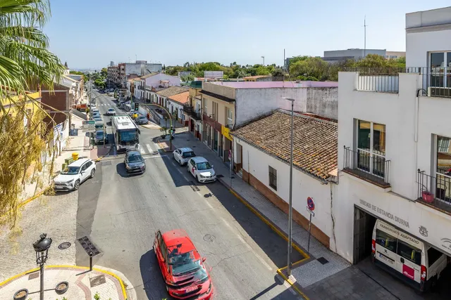 se alquila piso  SIN MUEBLES de 2 habitaciones 2 baños, terraza, garaje en castilleja de la cuesta — 23