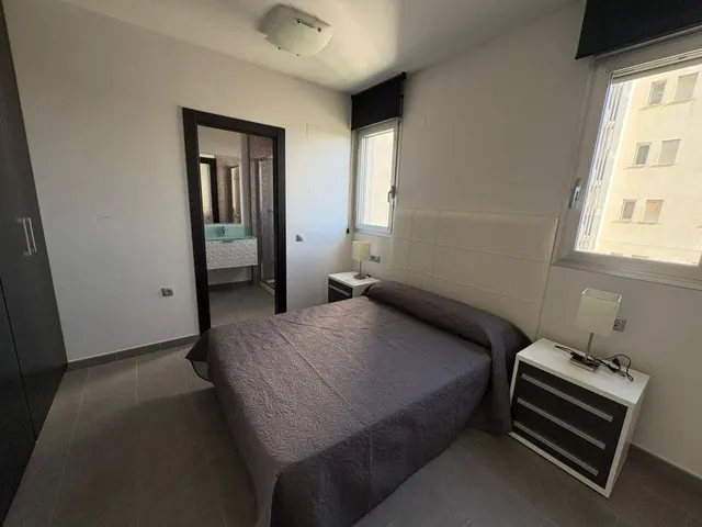 GRAN APARTAMENTO EN TORREVIEJA, 2 HAB, 1 BAÑO — 12