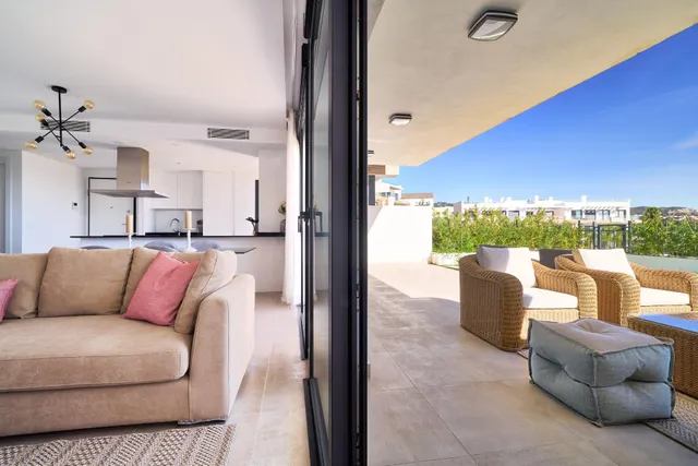 Apartamento de lujo con jardín — 8