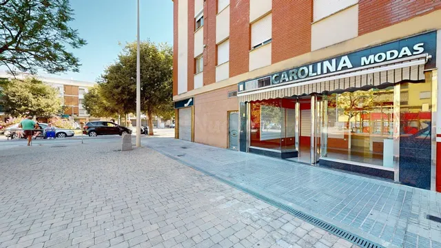 LOCAL COMERCIAL CON MAS DE CINCO METROS DE FACHADA, EN CTRA.