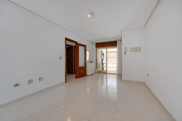 Amplio Apartamento en Acequion, Torrevieja - ¡A solo 250m de la Playa! — 11