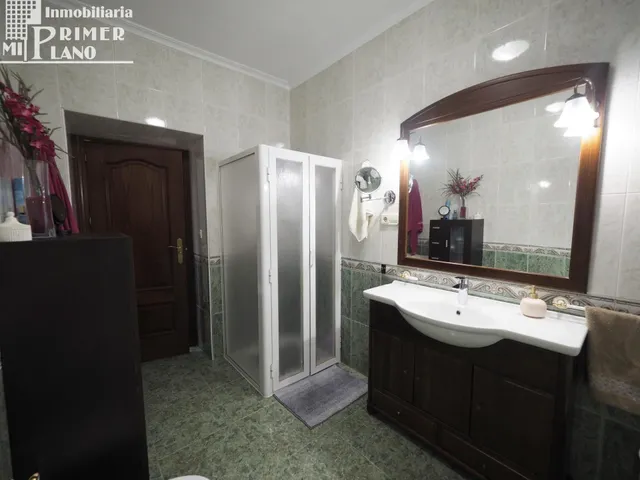 Amplia Casa en Venta con Excelentes Conexiones y Comodidades en Tomelloso — 15