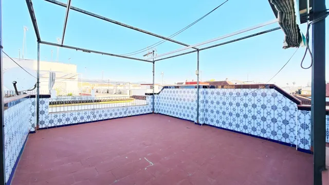 ¡¡ casa de tres plantas en san lorenzo !! — 28