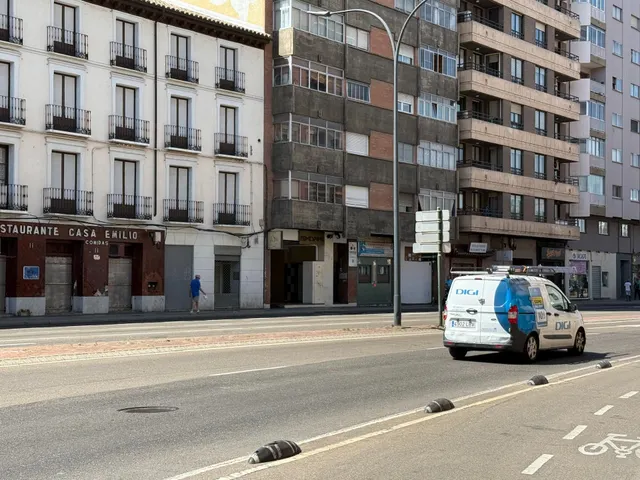 Local comercial en alquiler en Calle Borao. Zaragoza — 15
