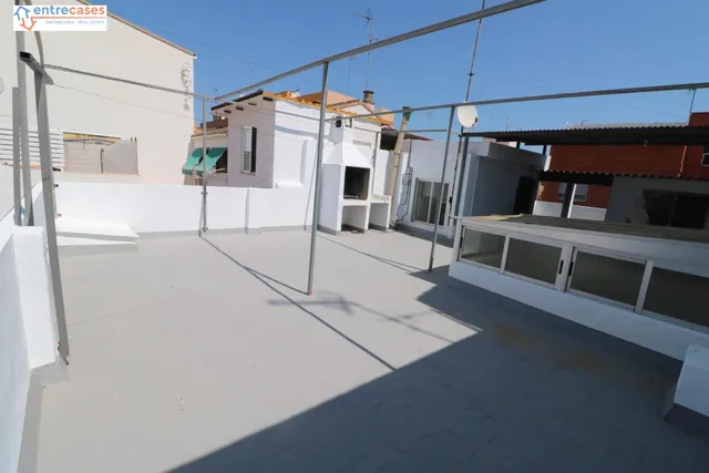 CASA Y SOLAR  EN LA PLAYA DE PUERTO DE SAGUNTO. — 33