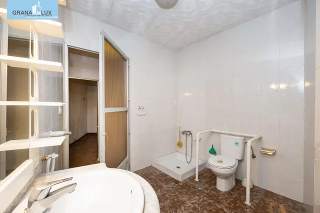 Edificio con gran potencial de desarrollo residencial en Zaidín – Granada — 22