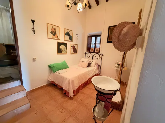 Acogedora casa de planta baja con jardín mediterráneo, patio soleado y gran garaje privado en Las Palas — 19