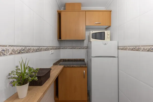 Estudio en Torrevieja con piscina comunitaria — 11