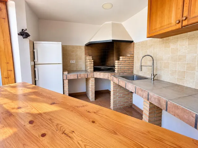 Chalet independiente con piscina privada y 6 dormitorios en La Cañada — 10