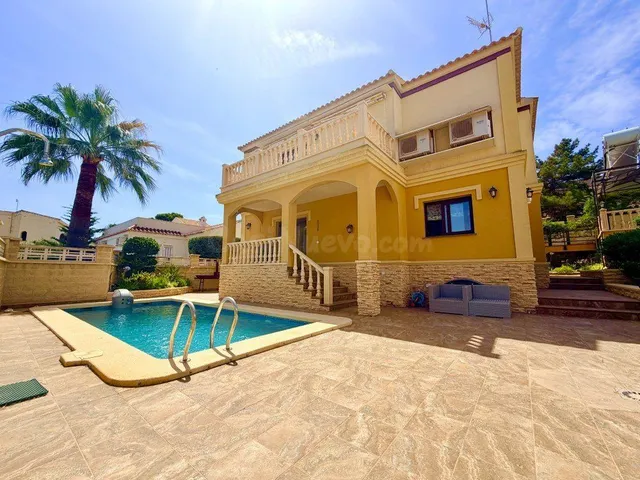 Villa 3 habitaciones 191m² en venta - La Regia - foto 3