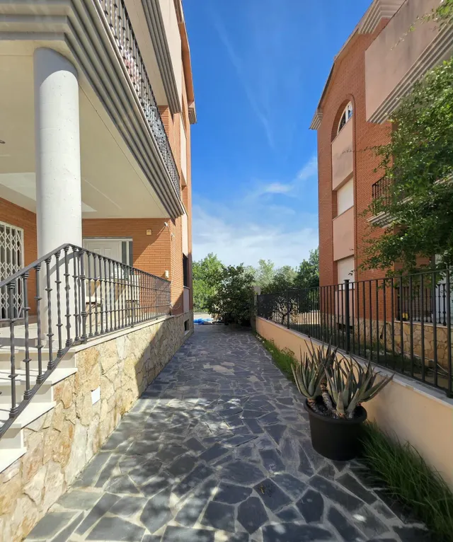 CASA ADOSADA DE 6 habitaciones EN VILAFORTUNY — 10
