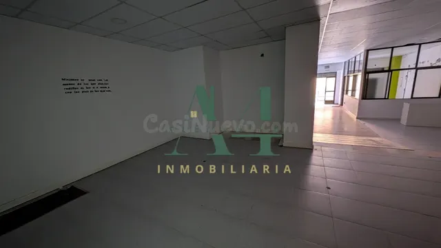 Local en pleno centro con posibilidad de convertir a viviend - foto 2