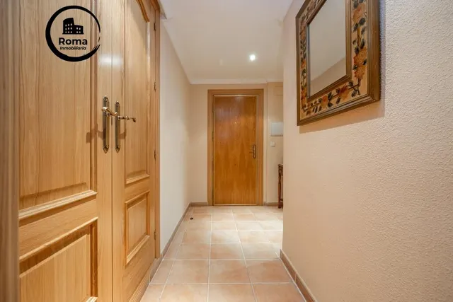 Piso en el centro de Granada, totalmente reformado con dos grandes dormitorios y un baño — 31