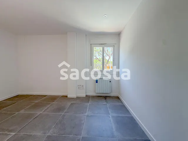 Amplio piso con  terraza, ideal como inversión o vivienda — 11