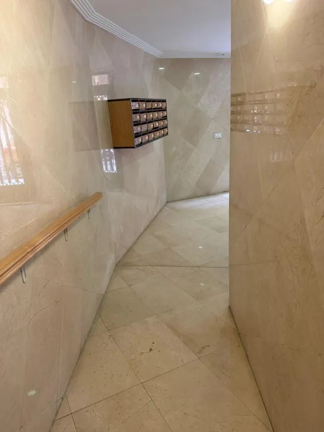 ALQUILER DE EXCELENTE Y AMPLIA VIVIENDA QUE HACE ESQUINA EN ZONA CENTRO DE ALICANTE — 27