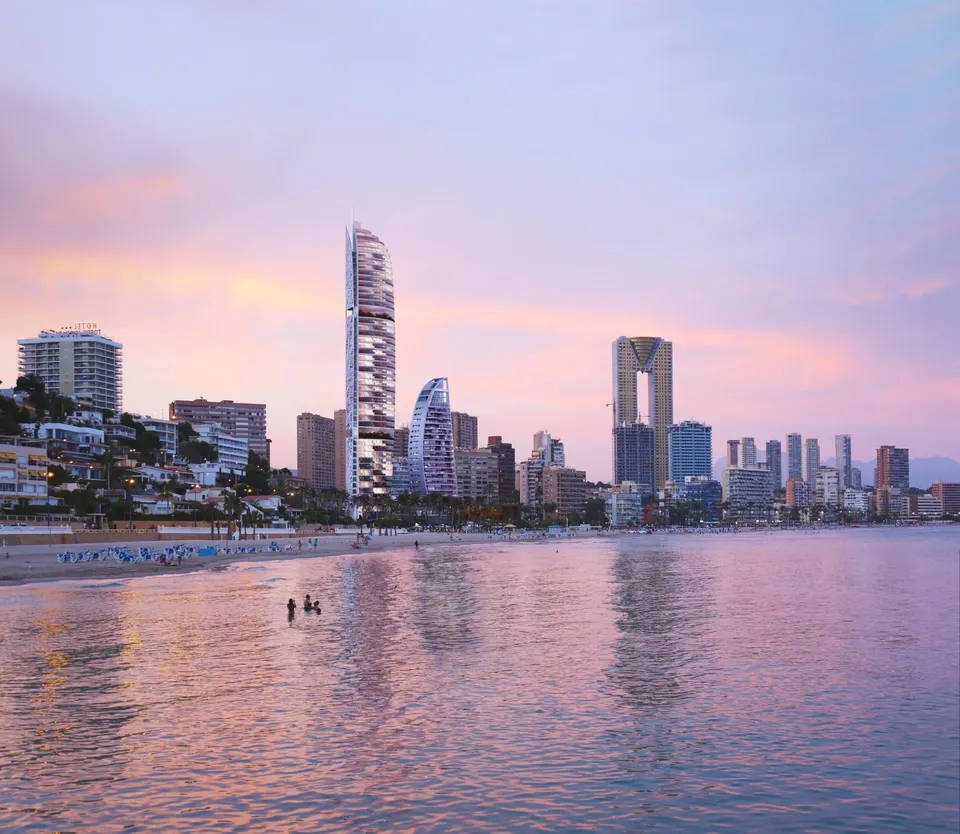 Apartamentos nuevos en la playa Poniente