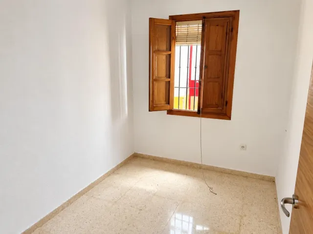 PISO BAJO EN EL CENTRO DE GINES — 7