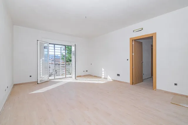EDIFICIO EN VENTA EN MORALEDA DE ZAFAYONA — 27
